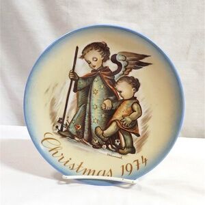 Vintage Hummel Christmas Plate (1974)